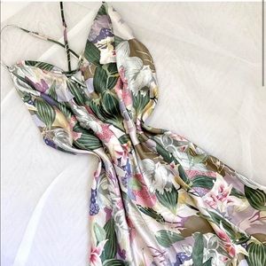 Vintage Victoria's Secret 100% Silk Slip Size M gold label